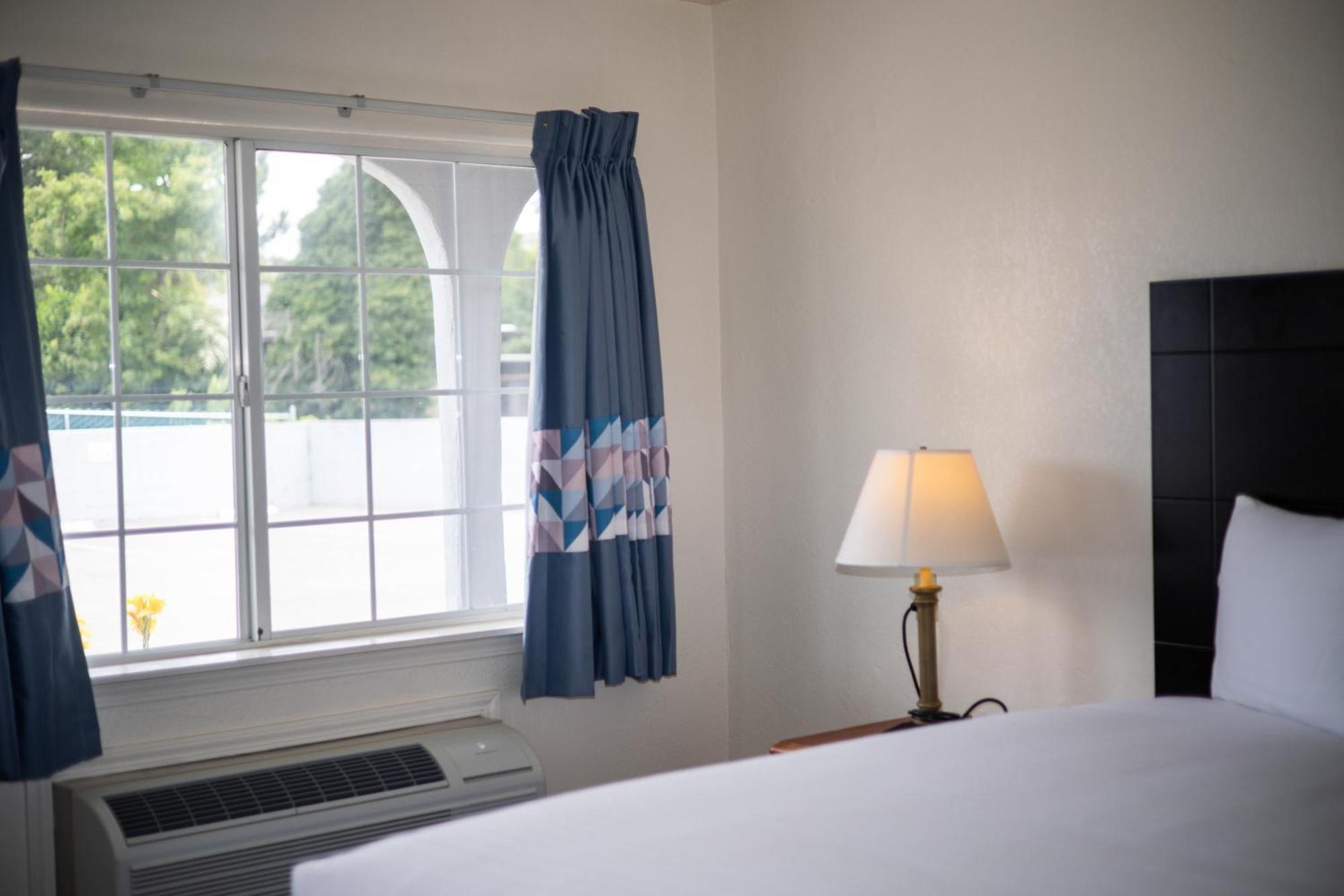 Deluxe Inn Гейвард Екстер'єр фото